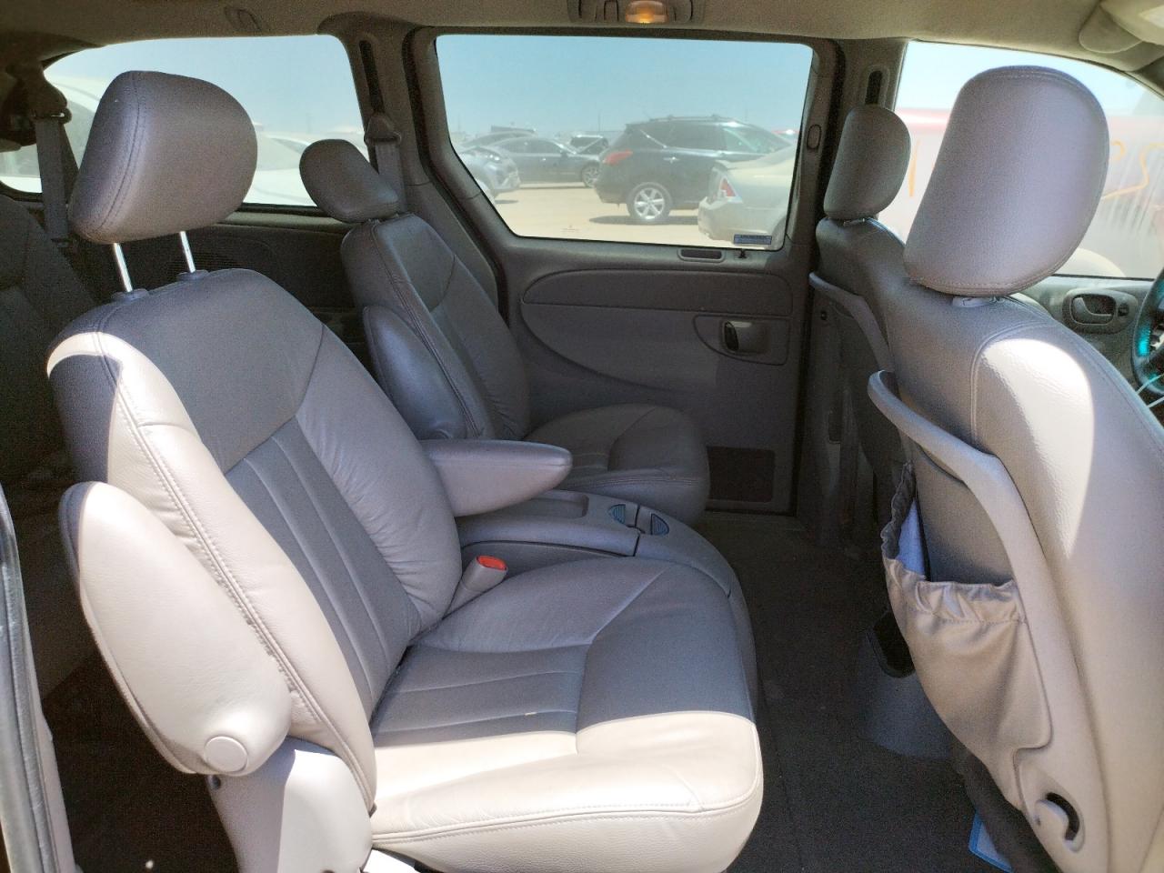 Photo 6 from auction – 2001 DODGE GRAND CARA with VIN 2B8GP54L51R317982