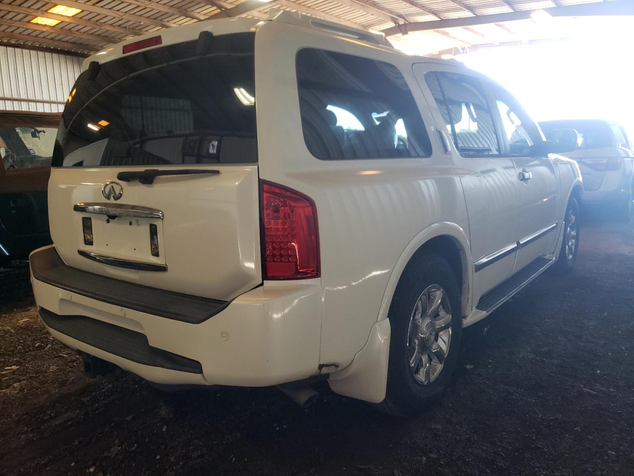 Photo 17 from auction – 2005 INFINITI QX56 with VIN 5N3AA08A15N806084