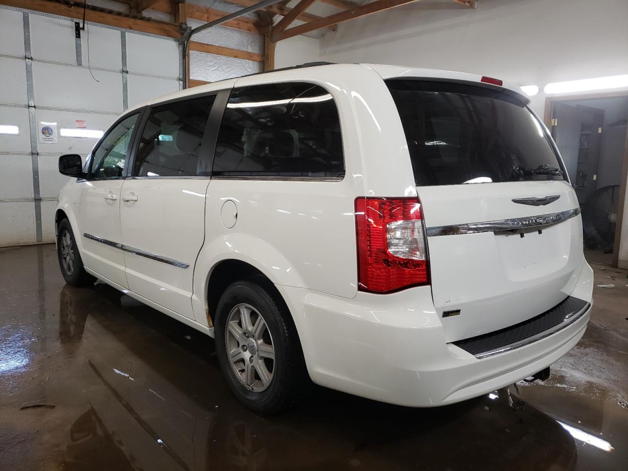 Photo 3 from auction – 2013 CHRYSLER TOWN & COU with VIN 2C4RC1BGXDR670150