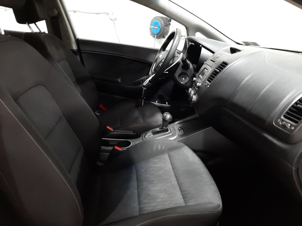 Photo 19 from auction – 2016 KIA FORTE LX with VIN KNAFK4A63G5501456