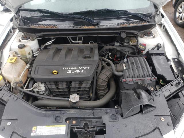 Photo 7 from auction – 2018 CHRYSLER 200 with VIN 1C3BC1FB6BN625723