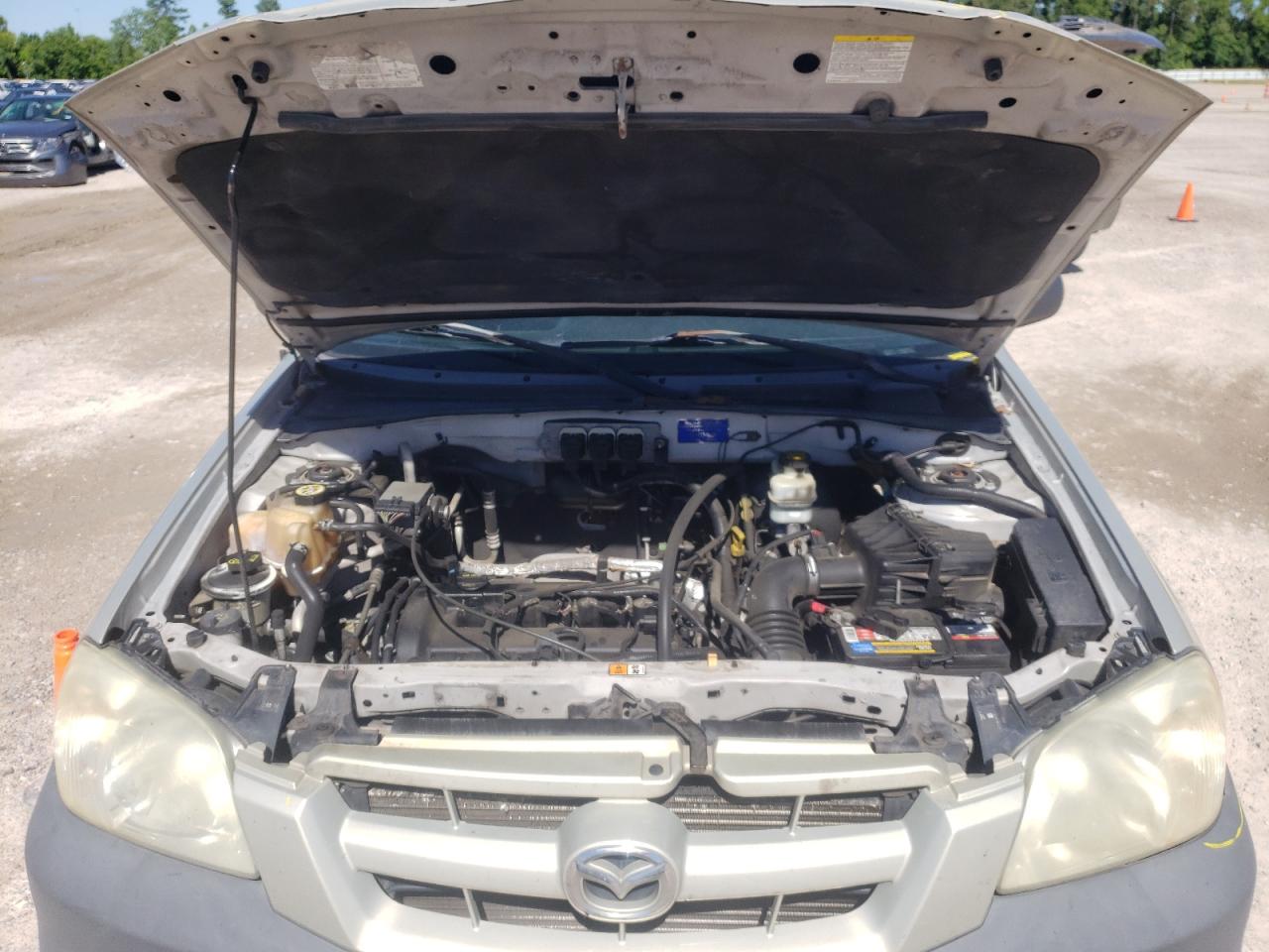 Photo 20 from auction – 2005 MAZDA TRIBUTE I with VIN 4F2YZ02Z05KM51400
