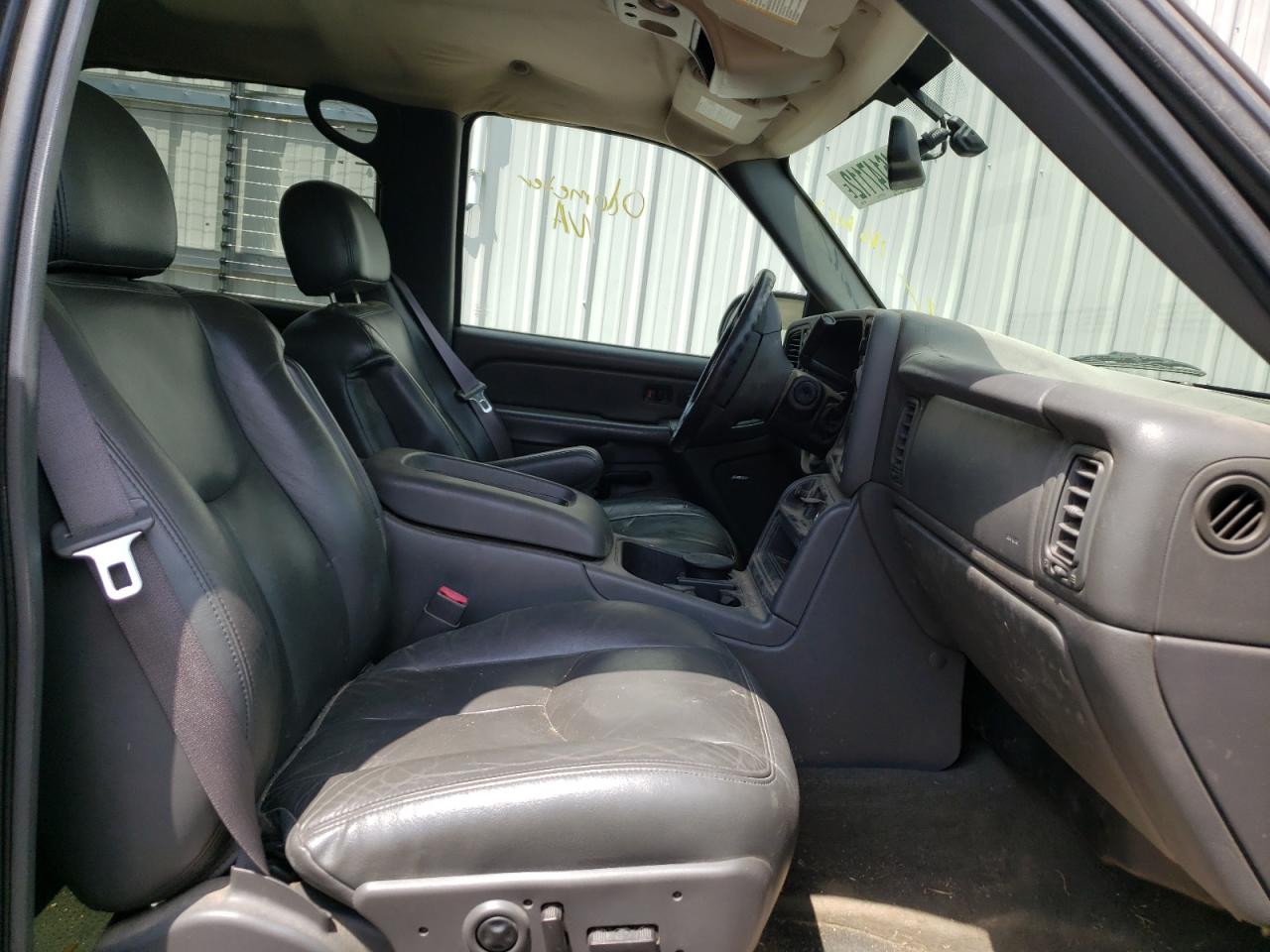 Photo 19 from auction – 2004 CHEVROLET SILVERADO with VIN 2GCEK13T841303422