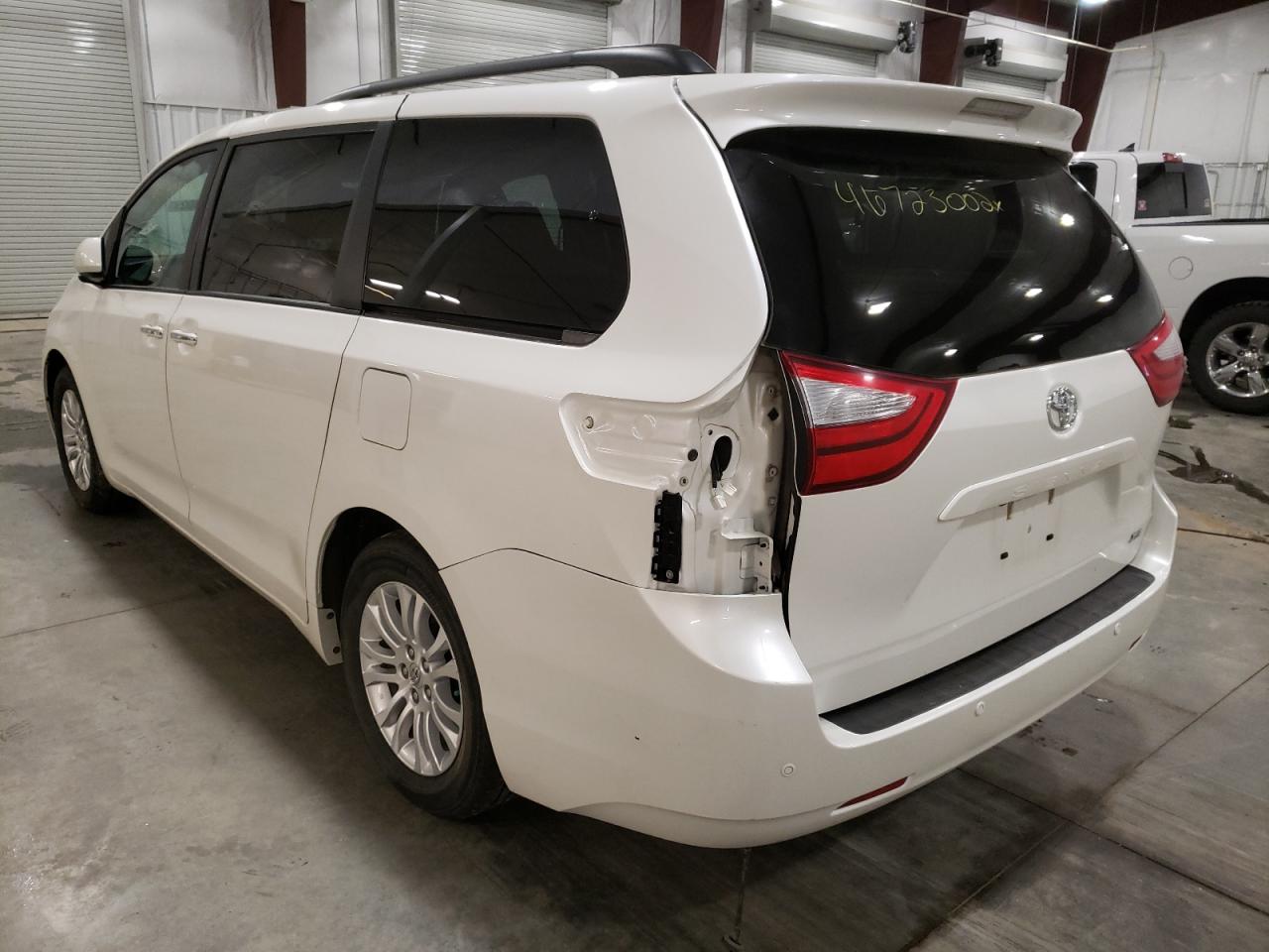 Photo 3 from auction – 2016 TOYOTA SIENNA XLE with VIN 5TDYK3DC3GS714134
