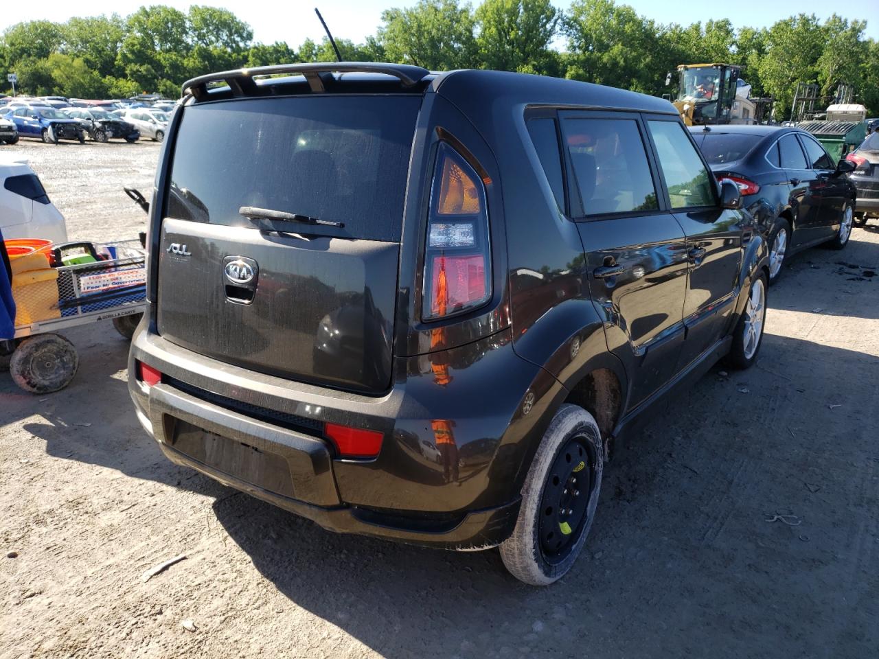 Photo 4 from auction – 2011 KIA SOUL + with VIN KNDJT2A21B7272414