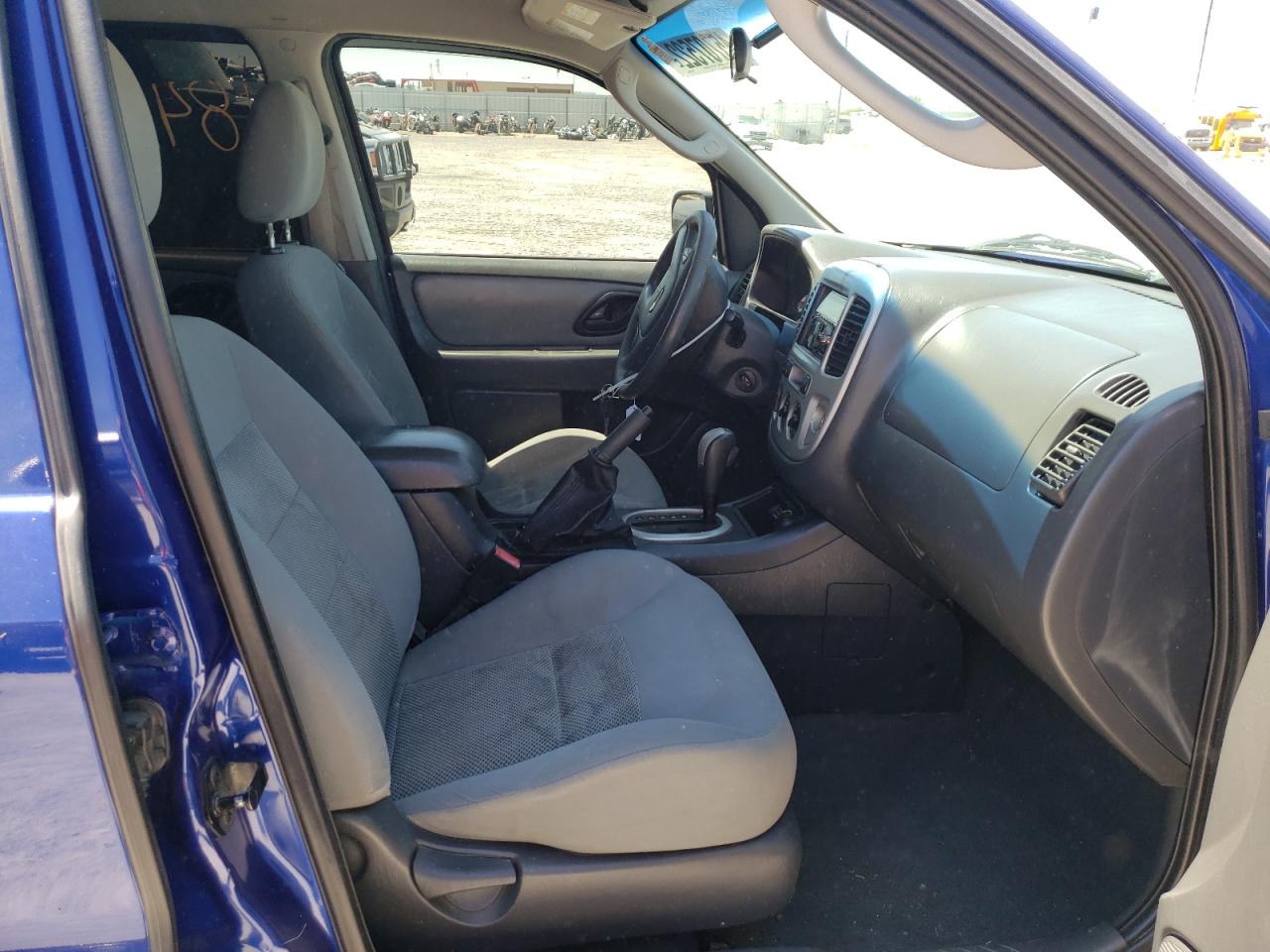 Photo 5 from auction – 2006 FORD ESCAPE XLT with VIN 1FMCU93166KA23558