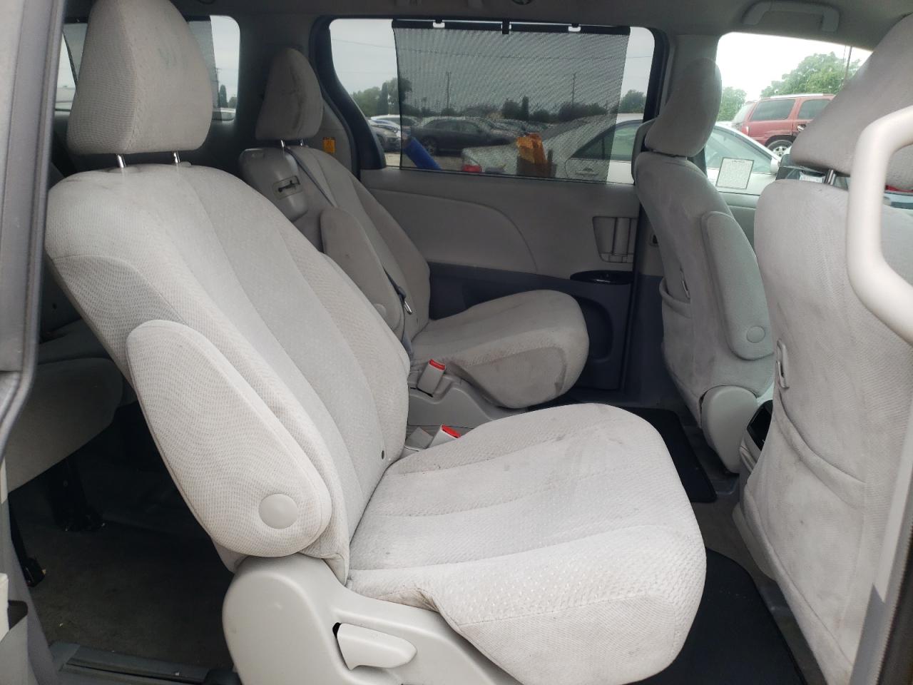 Photo 18 from auction – 2011 TOYOTA SIENNA LE with VIN 5TDKK3DC4BS131652