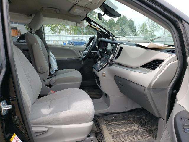 Photo 5 from auction – 2018 TOYOTA SIENNA L with VIN 5TDZZ3DC1JS933729