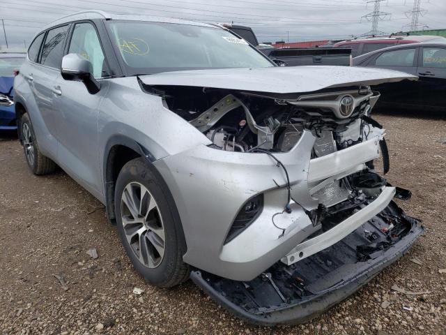 TOYOTA HIGHLANDER 2022 with VIN 5TDGZRBHXNS569910 - Photo from auction