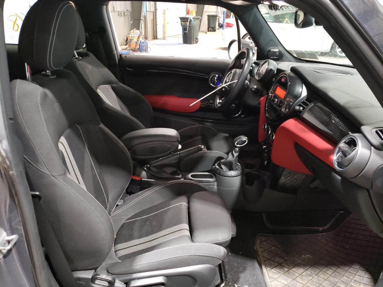 Photo 18 from auction – 2016 MINI COOPER S with VIN WMWXP7C58G2A44272