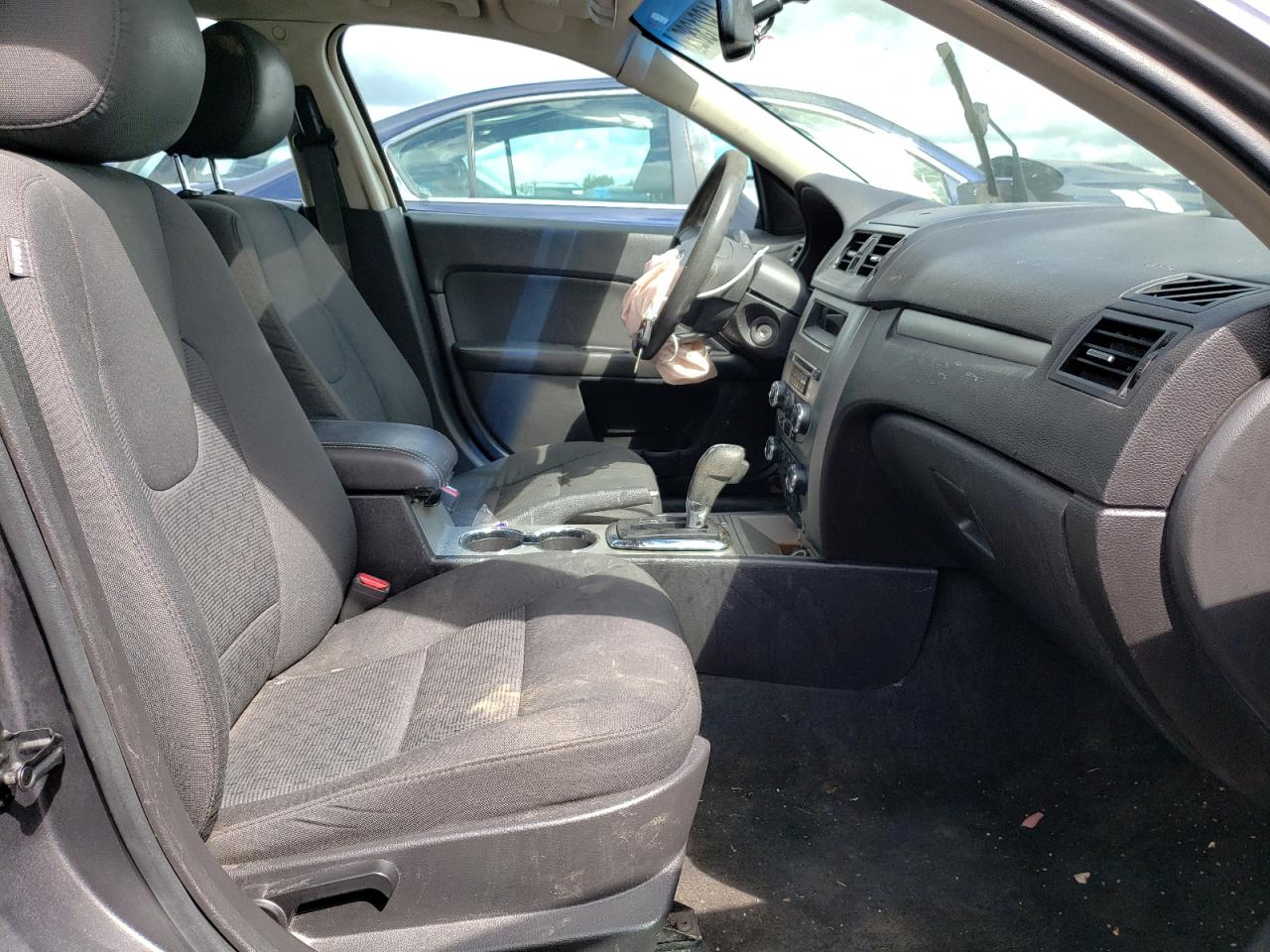 Photo 19 from auction – 2011 FORD FUSION SE with VIN 3FAHP0HA1BR290852