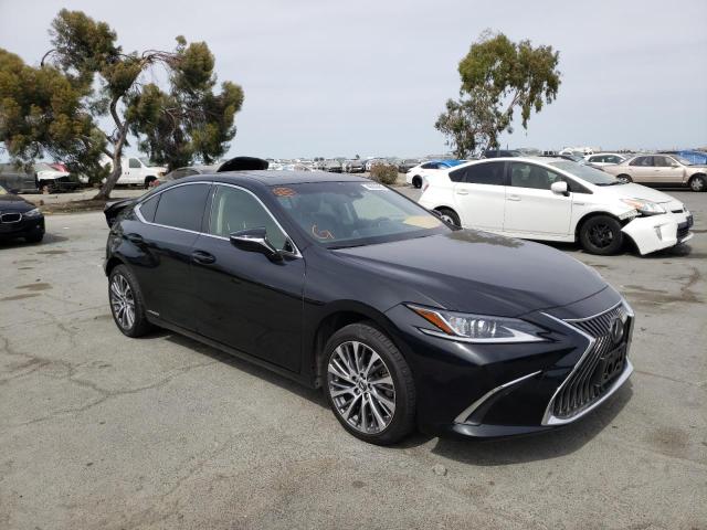 LEXUS ES 300H 2019 with VIN JTHB21B1XK2004352 - Photo from auction