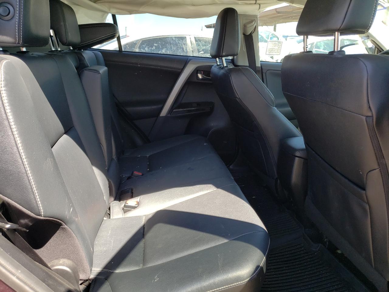 Photo 18 from auction – 2017 TOYOTA RAV4 LIMIT with VIN 2T3YFREV0HW360936