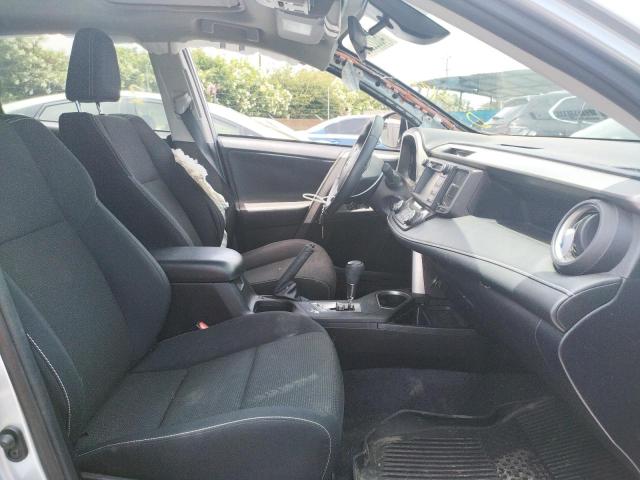Photo 5 from auction – 2017 TOYOTA RAV4 XLE with VIN 2T3RFREV3HW557586