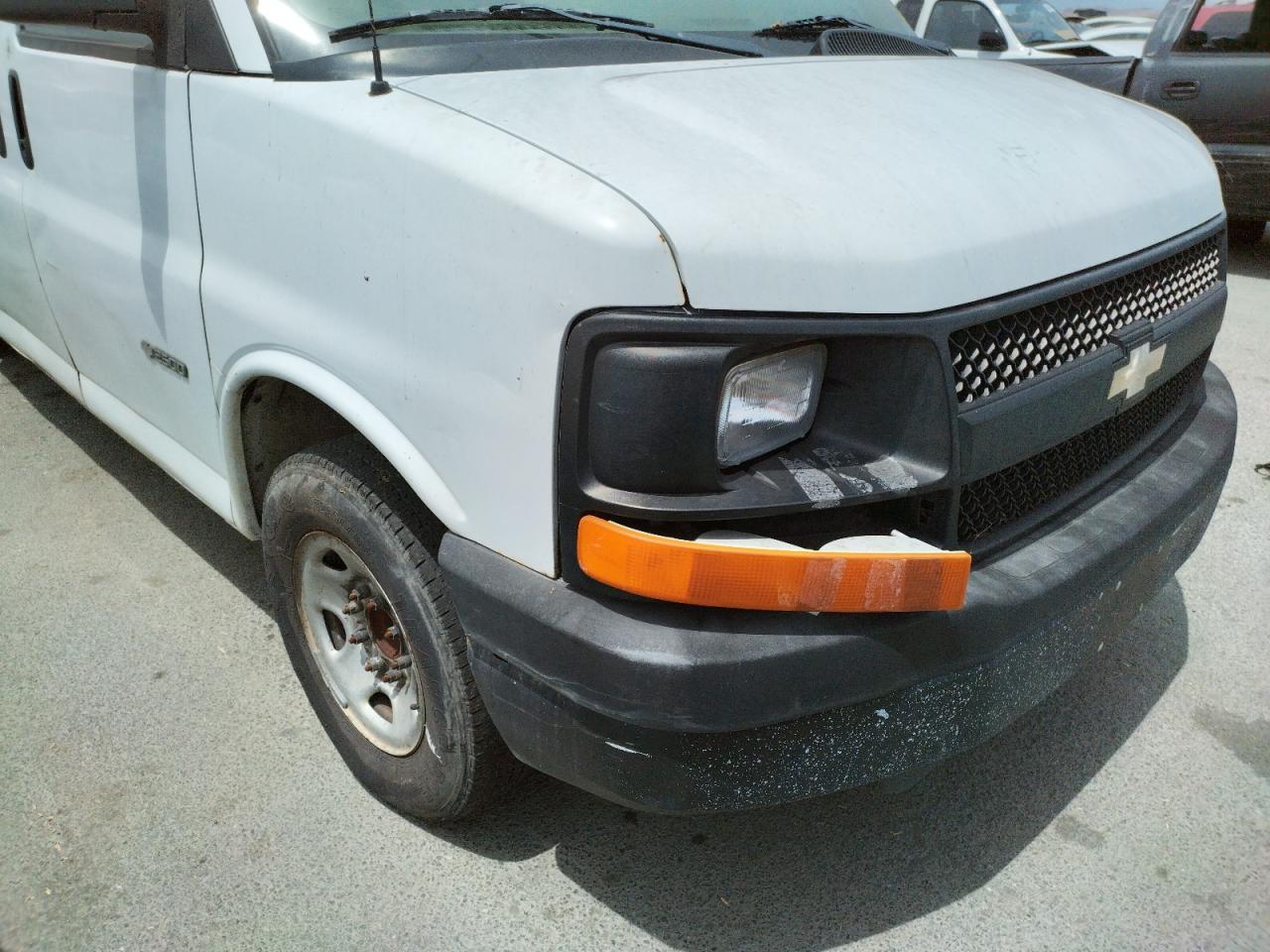 Photo 9 from auction – 2004 CHEVROLET EXPRESS G2 with VIN 1GCGG29V641149405