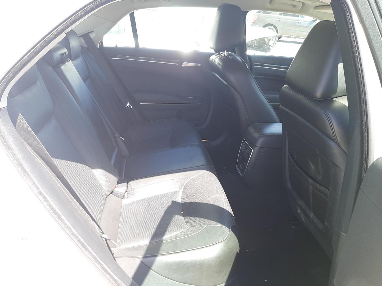 Photo 18 from auction – 2020 CHRYSLER 300 LIMITE with VIN 2C3CCAEG2LH154505