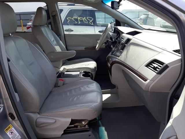 Photo 5 from auction – 2011 TOYOTA SIENNA XLE with VIN 5TDYK3DC7BS087933