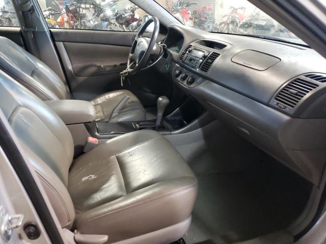 Photo 5 from auction – 2004 TOYOTA CAMRY LE with VIN 4T1BE32K34U856364