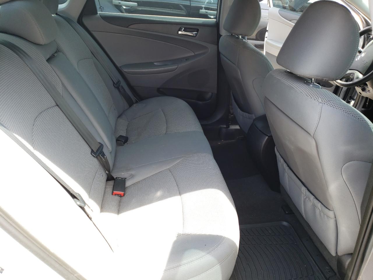 Photo 6 from auction – 2014 HYUNDAI SONATA GLS with VIN 5NPEB4AC3EH902054