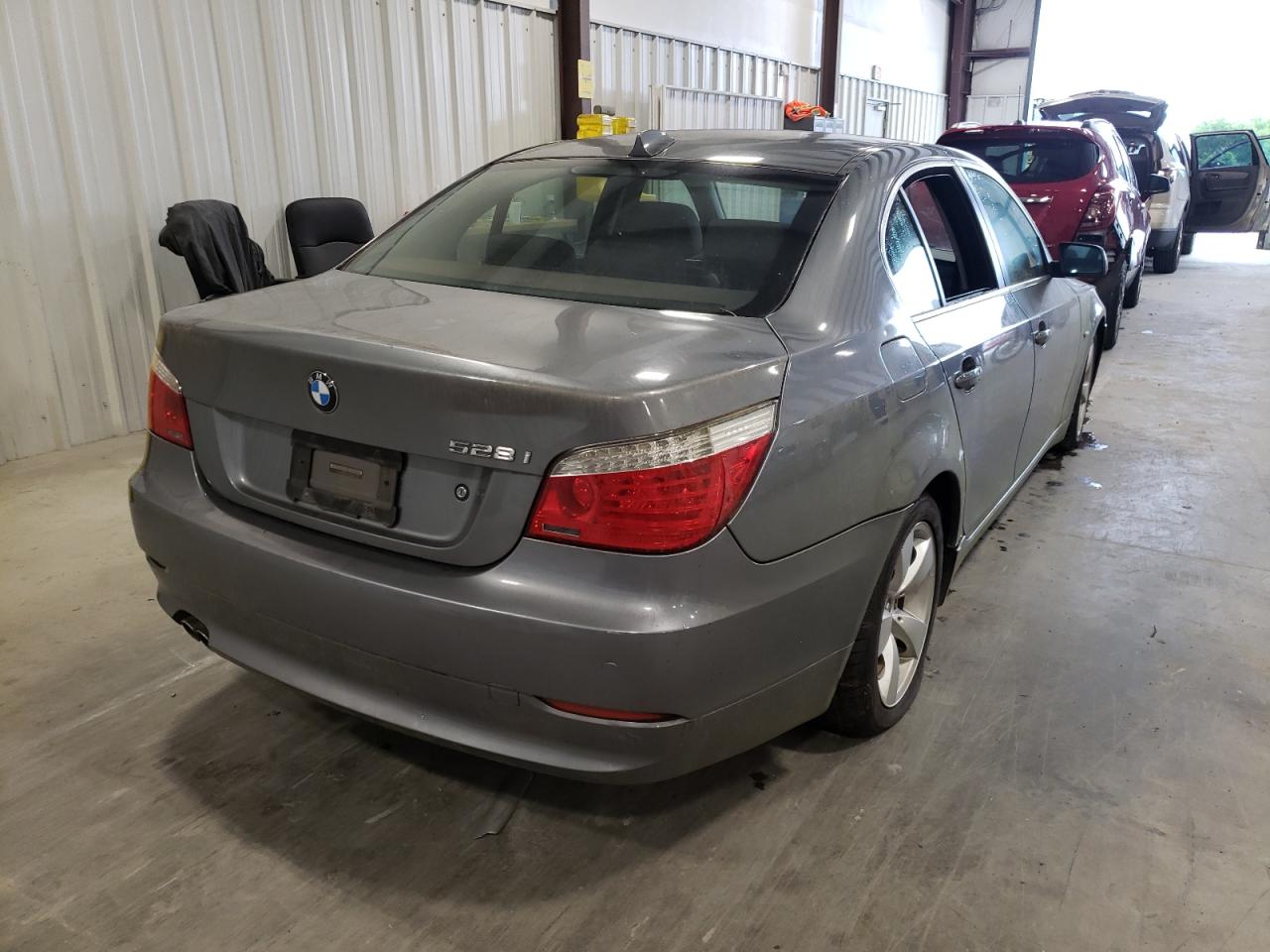 Photo 17 from auction – 2008 BMW 528 I with VIN WBANU53508C113503
