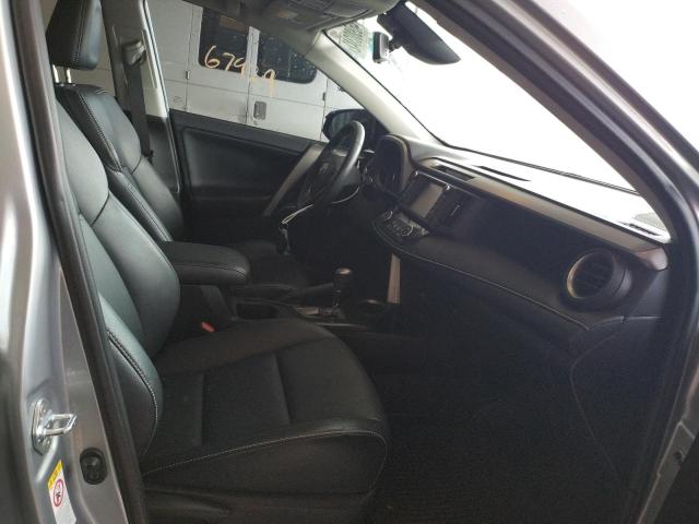Photo 5 from auction – 2017 TOYOTA RAV4 LIMIT with VIN 2T3DFREV8HW663090