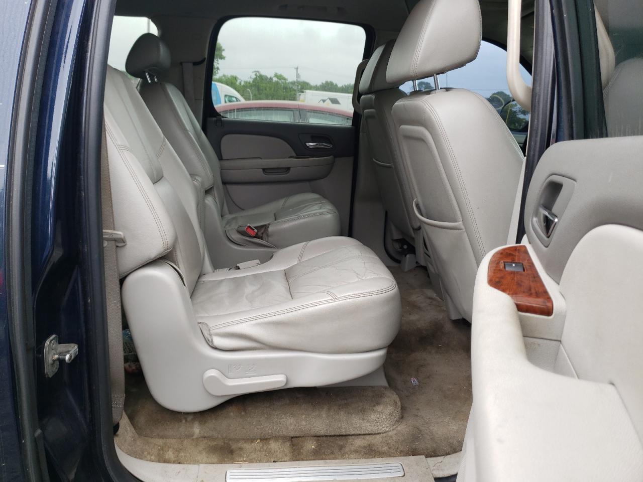Photo 18 from auction – 2008 CHEVROLET SUBURBAN K with VIN 1GNFK16338R134429