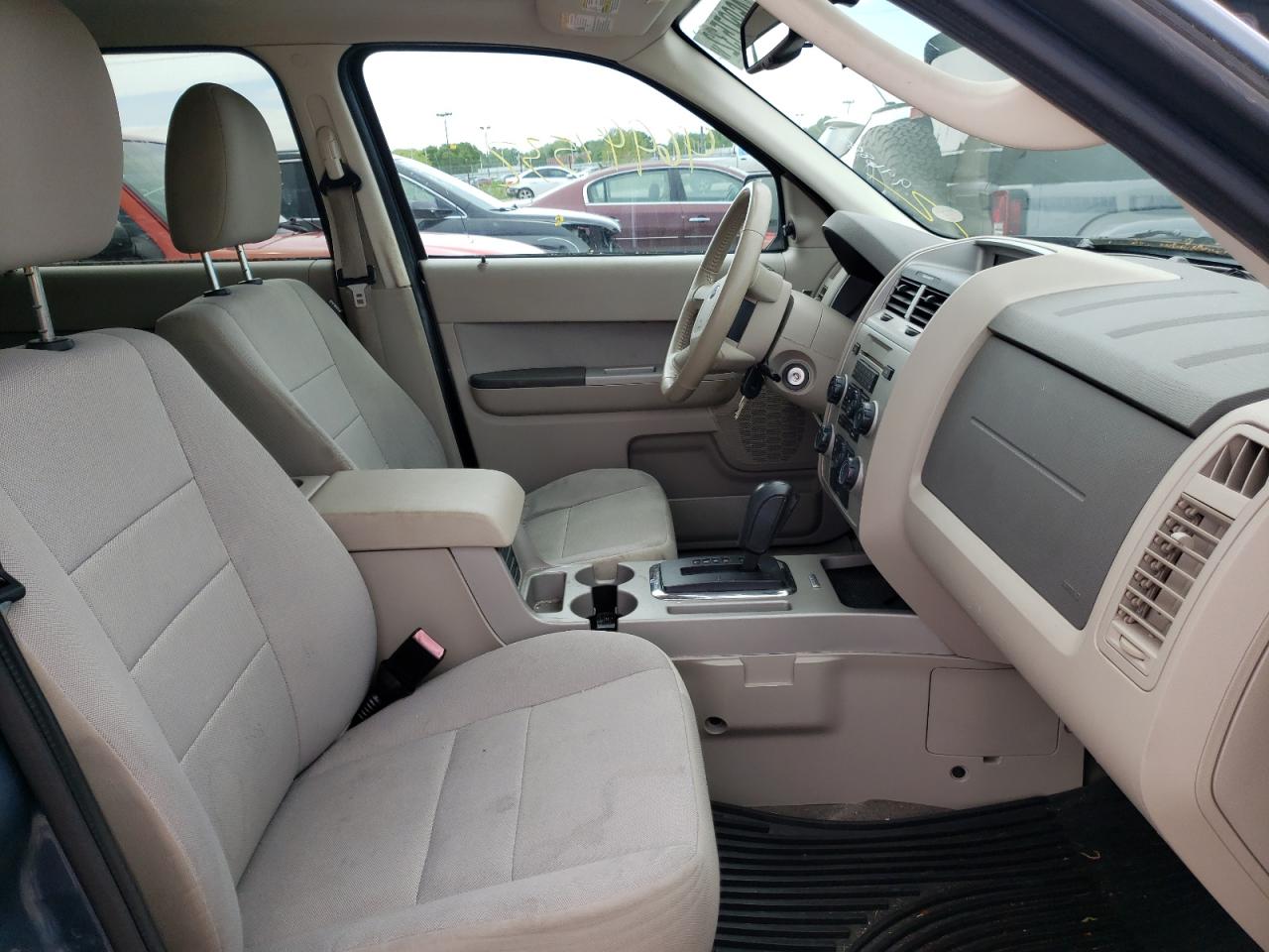 Photo 19 from auction – 2011 FORD ESCAPE XLT with VIN 1FMCU0D73BKB45142