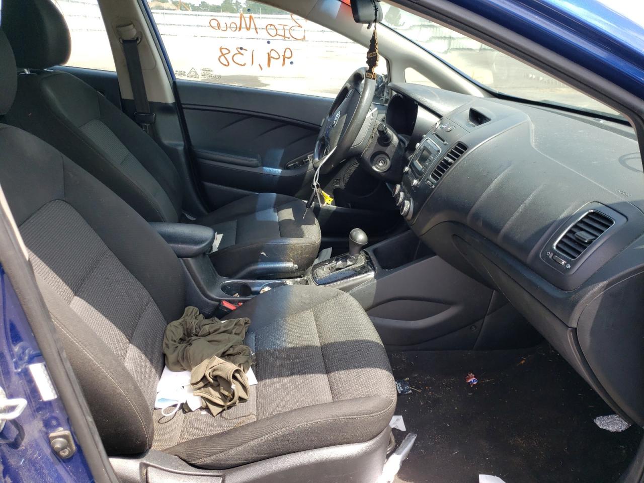 Photo 5 from auction – 2017 KIA FORTE LX with VIN 3KPFK4A71HE059407