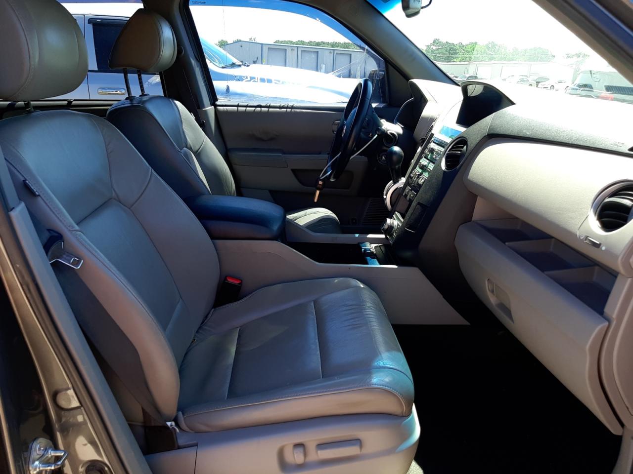 Photo 5 from auction – 2011 HONDA PILOT TOUR with VIN 5FNYF4H93BB016631