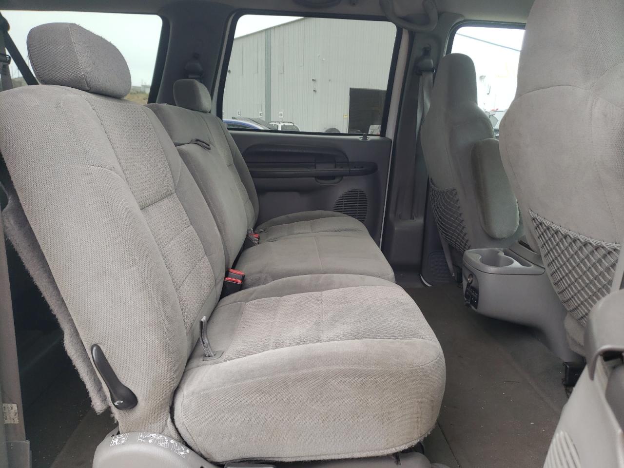 Photo 18 from auction – 2004 FORD EXCURSION with VIN 1FMNU41LX4EC49176
