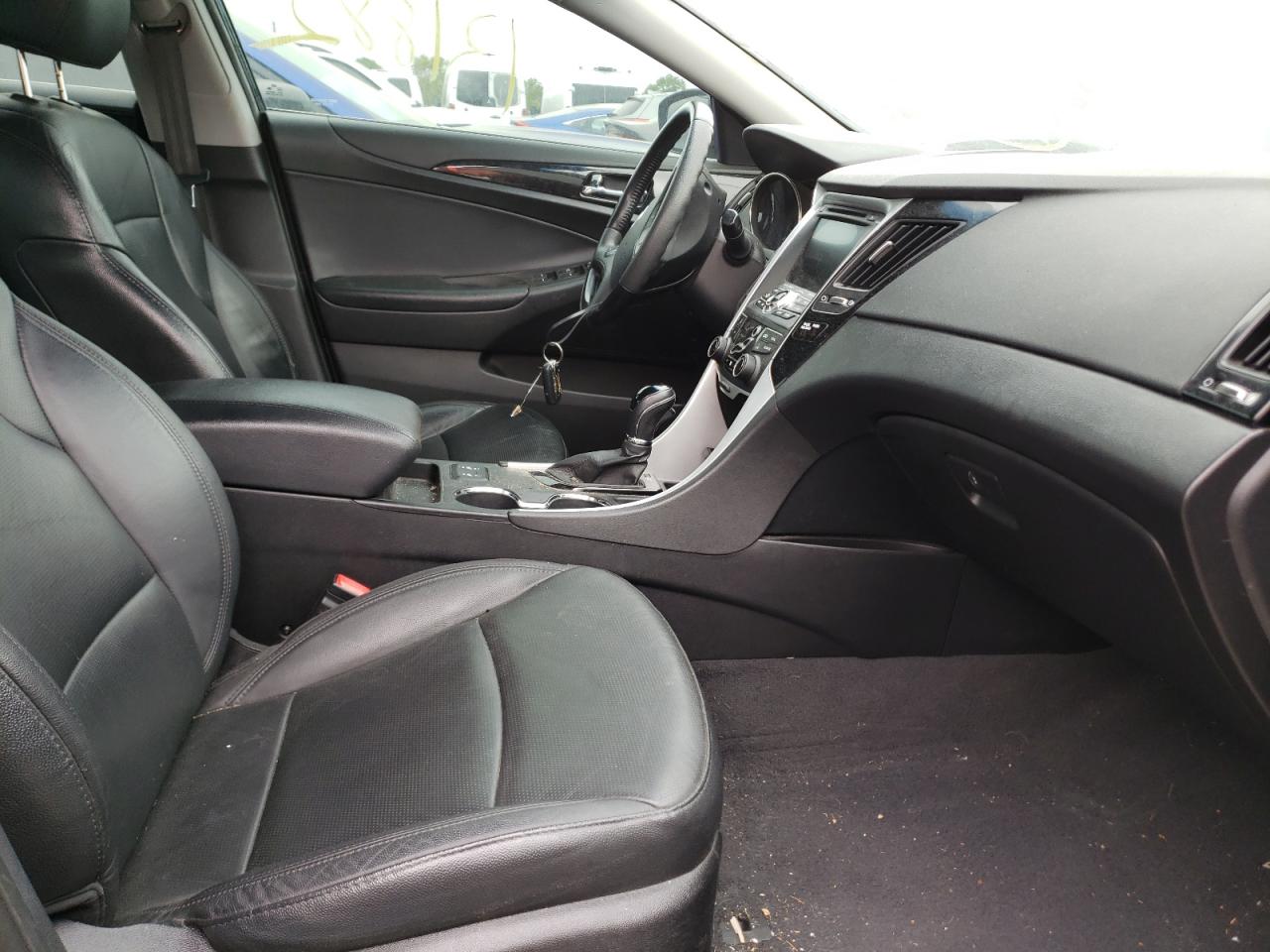 Photo 20 from auction – 2013 HYUNDAI SONATA SE with VIN 5NPEC4AC1DH607093
