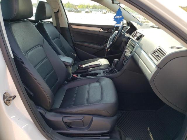 Photo 9 from auction – 2014 VOLKSWAGEN PASSAT S with VIN 1VWAT7A36EC051535