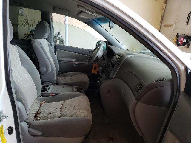 Photo 9 from auction – 2010 TOYOTA SIENNA CE with VIN 5TDKK4CC5AS322826