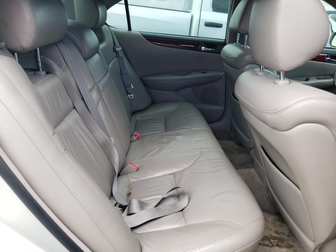 Photo 6 from auction – 2003 LEXUS ES 300 with VIN JTHBF30G835039835