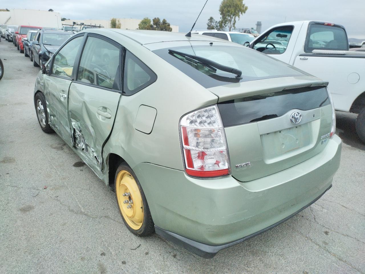 Photo 3 from auction – 2007 TOYOTA PRIUS with VIN JTDKB20U377649083