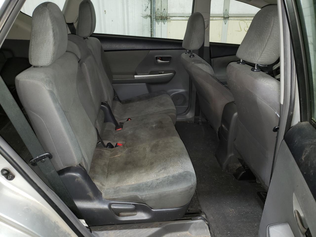 Photo 17 from auction – 2013 TOYOTA PRIUS V with VIN JTDZN3EU8D3232940