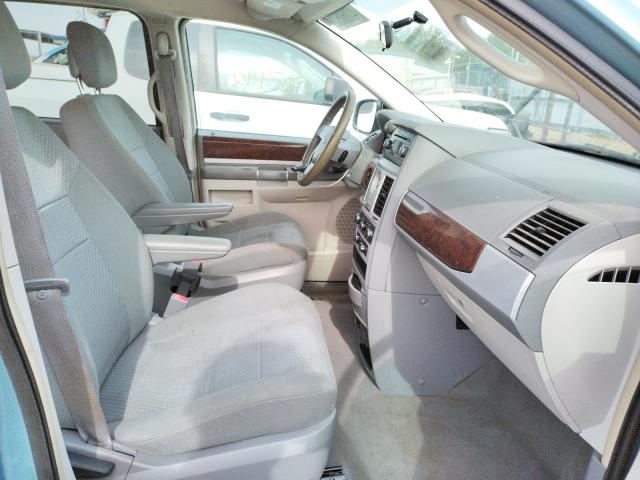 Photo 5 from auction – 2010 CHRYSLER TOWN & COU with VIN 2A4RR5D19AR293234