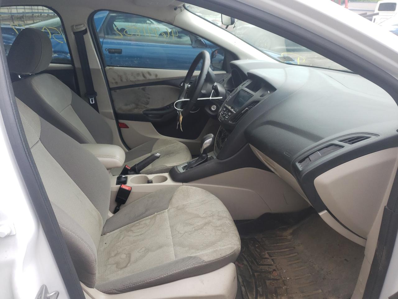 Foto 19 de la subasta – 2014 FORD FOCUS SE con VIN 1FADP3K2XEL158256