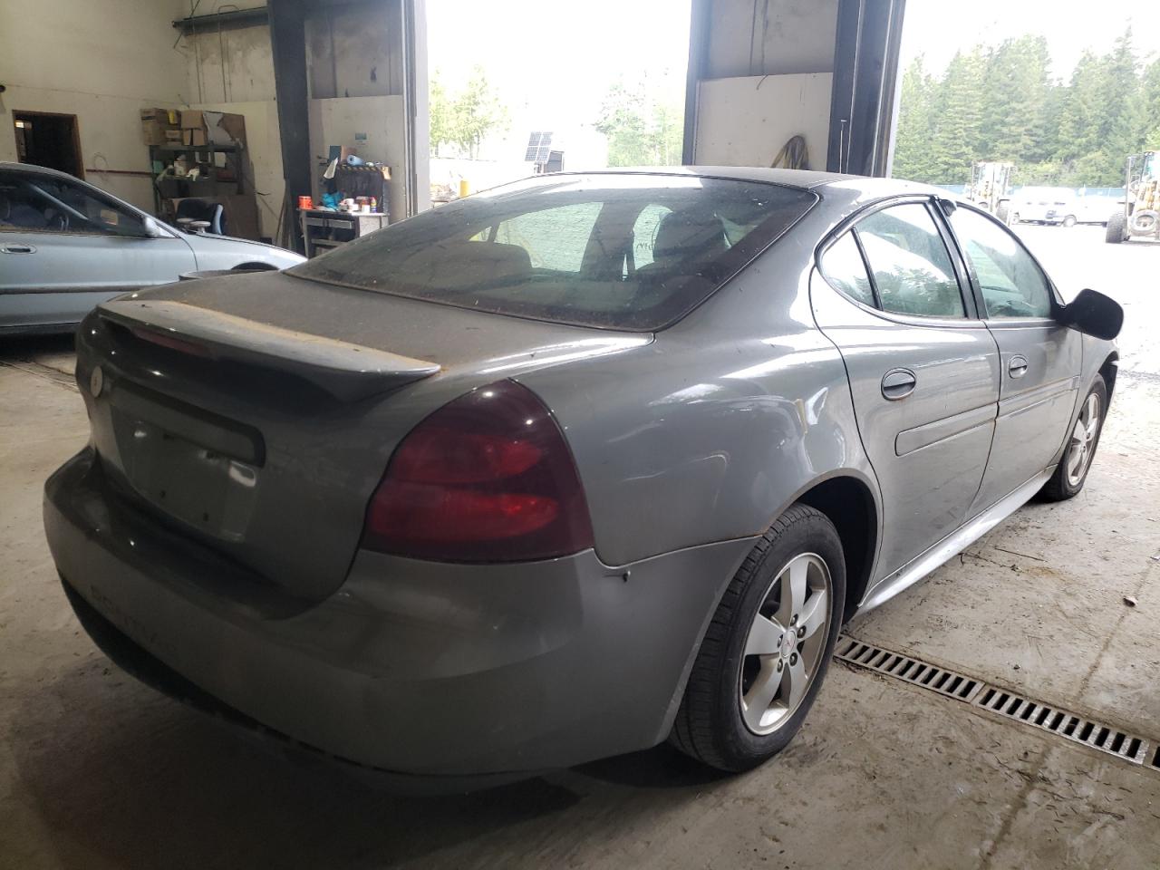 Photo 4 from auction – 2007 PONTIAC GRAND PRIX with VIN 2G2WP552271204475