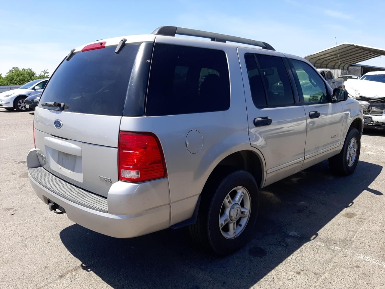 Photo 4 from auction – 2005 FORD EXPLORER X with VIN 1FMZU63E35ZA45115