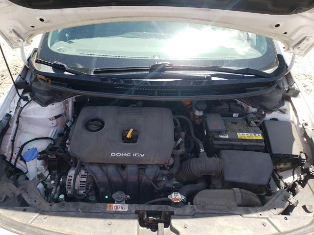 Photo 7 from auction – 2017 KIA FORTE LX with VIN 3KPFK4A7XHE076433