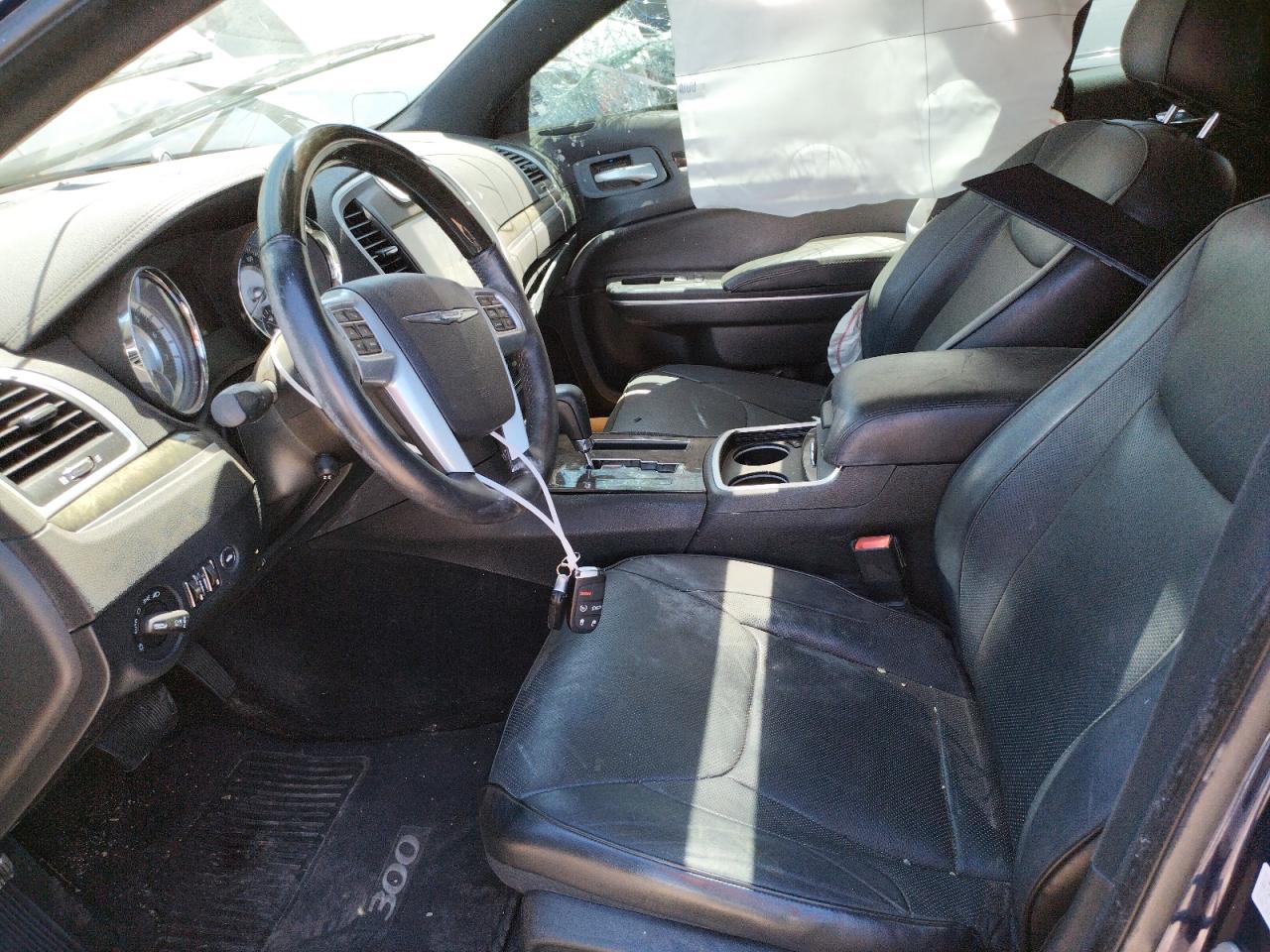 Photo 5 from auction – 2014 CHRYSLER 300C with VIN 2C3CCAET0EH278384