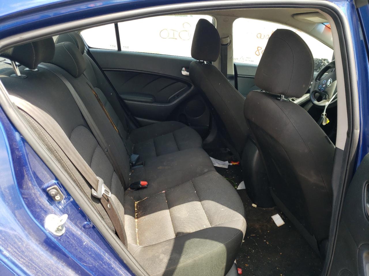 Photo 6 from auction – 2017 KIA FORTE LX with VIN 3KPFK4A71HE059407