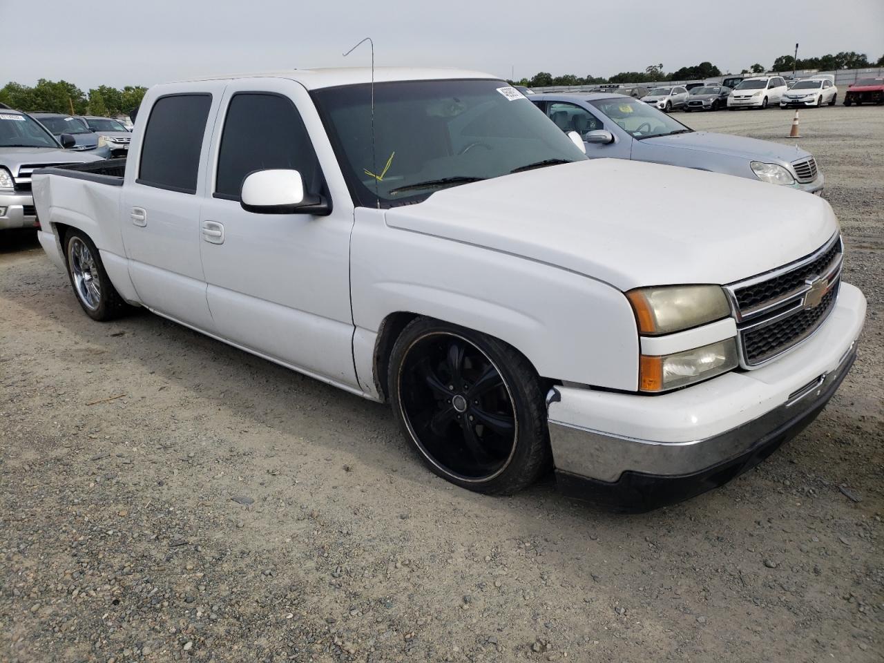 CHEVROLET SILVERADO 2006 with VIN 2GCEC13Z161256805 - Photo from auction