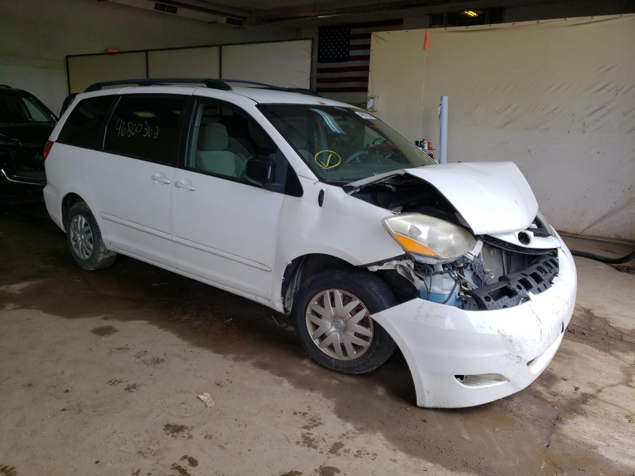 Photo 14 from auction – 2010 TOYOTA SIENNA CE with VIN 5TDKK4CC5AS322826