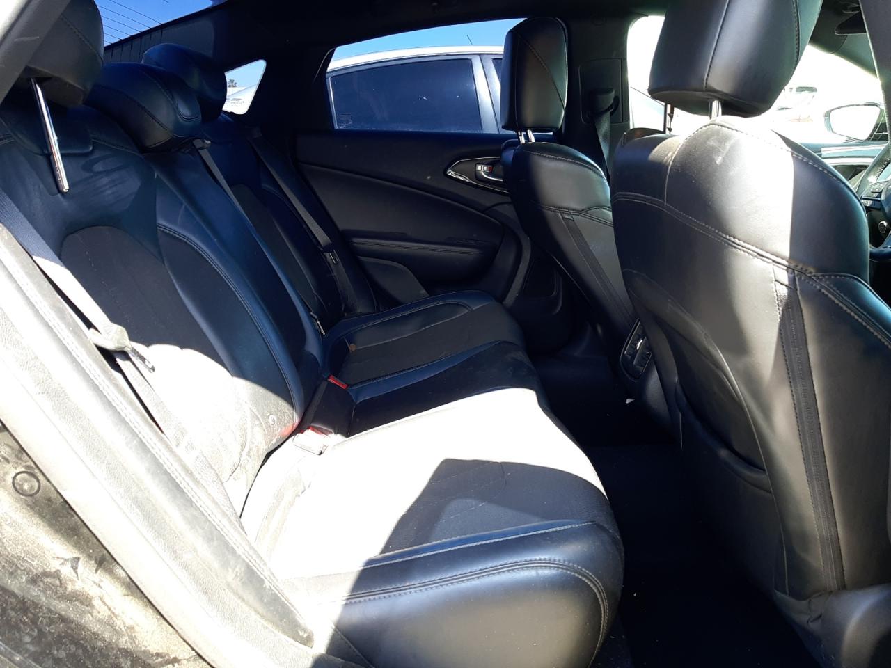 Photo 6 from auction – 2015 CHRYSLER 200 S with VIN 1C3CCCBG7FN683153