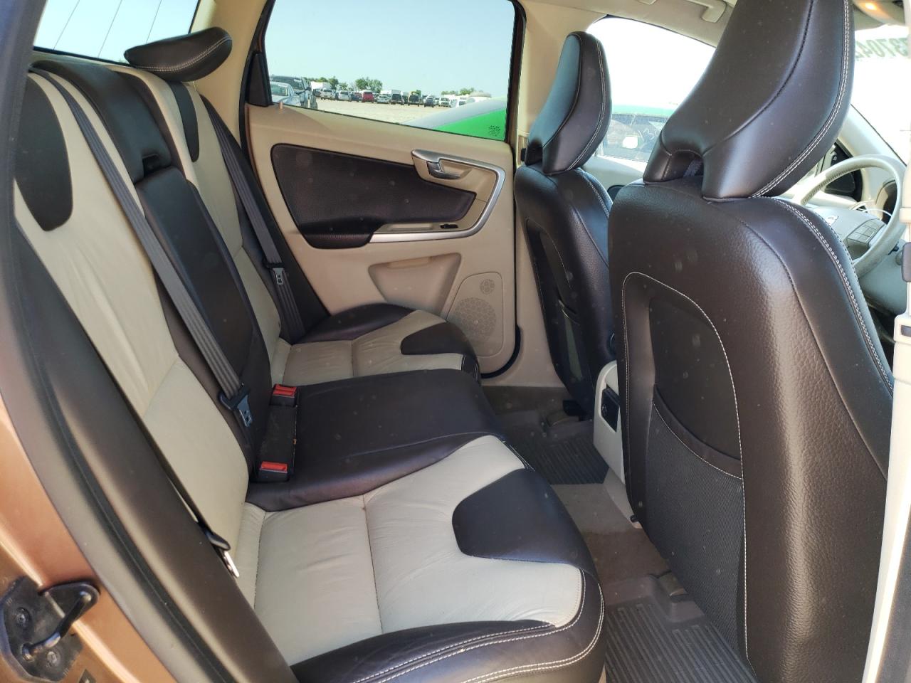 Photo 17 from auction – 2010 VOLVO XC60 T6 with VIN YV4992DZ2A2020688
