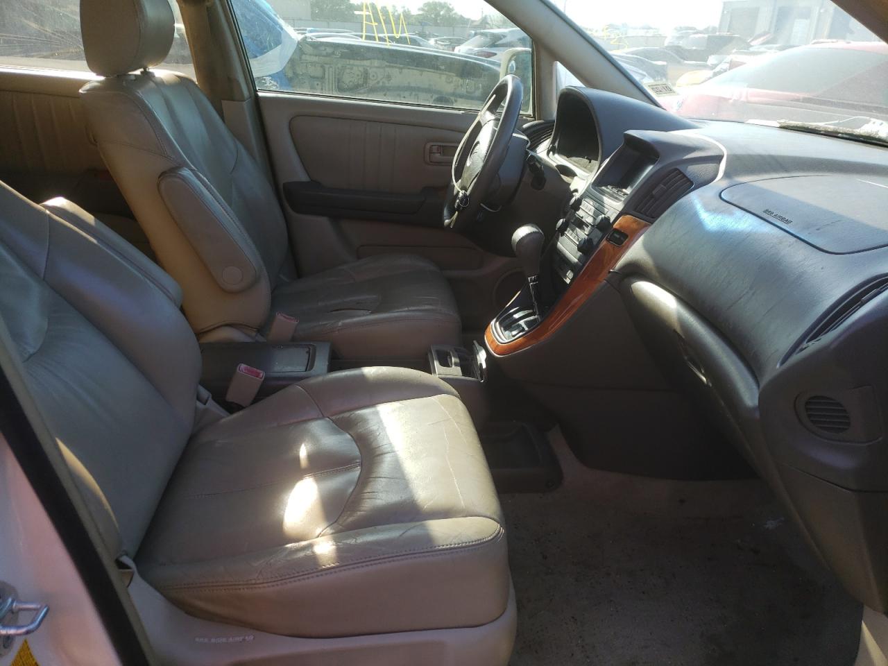 صورة رقم 19 من المزاد - 2000 LEXUS RX 300 مع VIN JT6HF10U9Y0131389