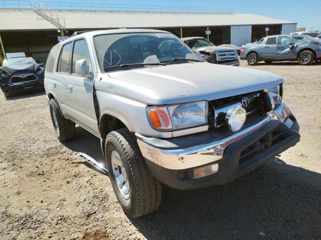 TOYOTA 4RUNNER SR 2000 with VIN JT3HN86R0Y0323585 - Photo from auction