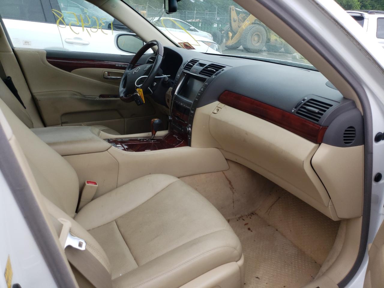 Photo 5 from auction – 2008 LEXUS LS 460 with VIN JTHBL46F485064767